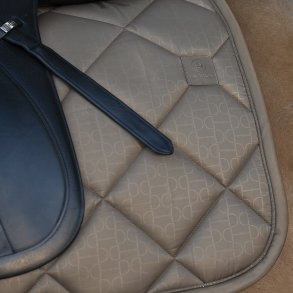 Eskadron Platinum 25 Glossy Bit Underlag Smoky Taupe