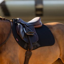 LeMieux Essence EuroJump Underlag Sort